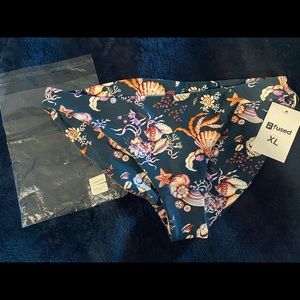 *SOLD* Fused Hawaii XL Hapuna bottoms NWTL
